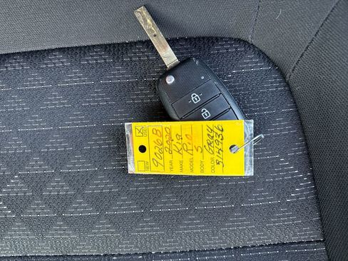 Used 2020 Kia Rio S image 32