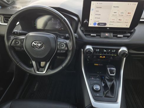 Used 2025 Toyota RAV4 XSE w/ Advanced Technology Package image 29