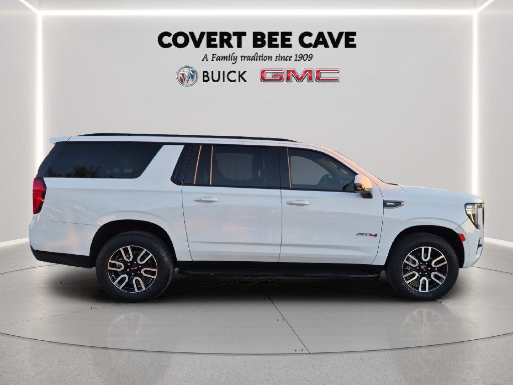 Used 2024 GMC Yukon XL AT4 w/ Technology Package AWD/4WD image 8