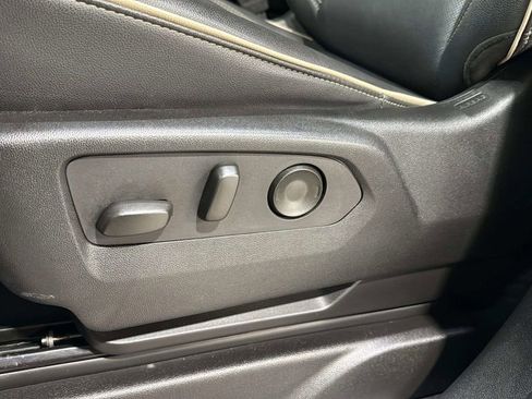 Used 2025 GMC Yukon XL Elevation AWD/4WD image 24