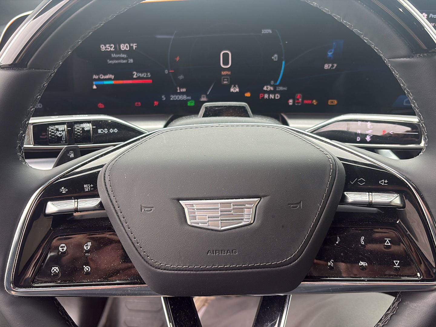 Used 2026 Cadillac Lyriq Signature Luxury w/ Nappa Leather Package AWD/4WD image 8