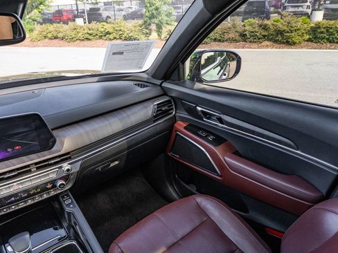 Used 2024 Kia Telluride SX FWD image 32