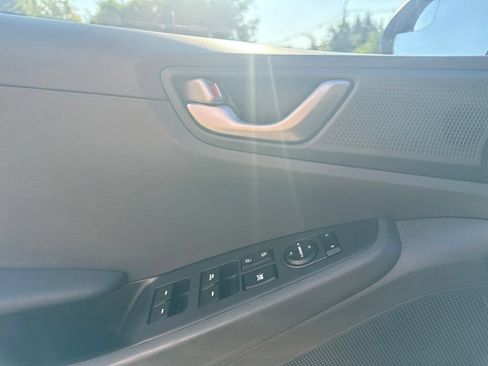 Used 2017 Hyundai Ioniq Blue FWD image 13