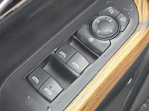 Used 2019 GMC Acadia Denali w/ Technology Package AWD/4WD image 30