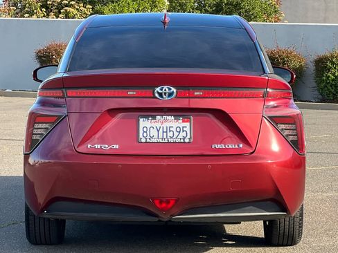 Used 2018 Toyota Mirai FWD image 8