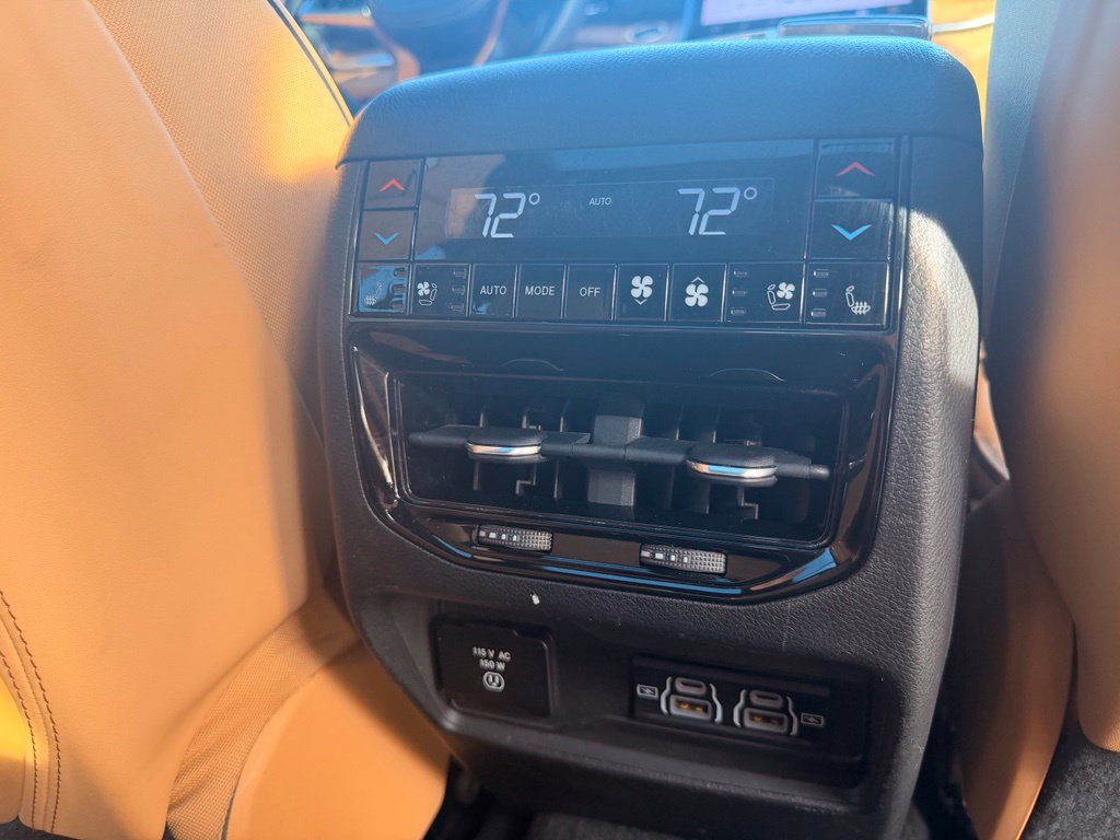 Used 2023 Jeep Grand Cherokee L Summit AWD/4WD image 28