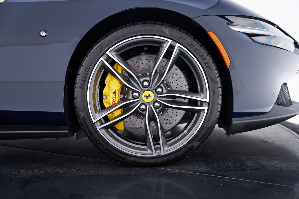 Used 2025 Ferrari Roma Spider RWD image 40