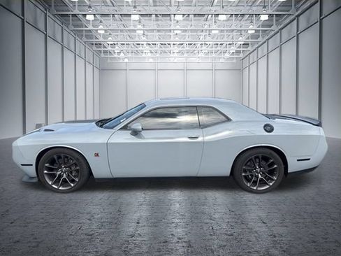Used 2022 Dodge Challenger R/T Scat Pack w/ Plus Package RWD image 2