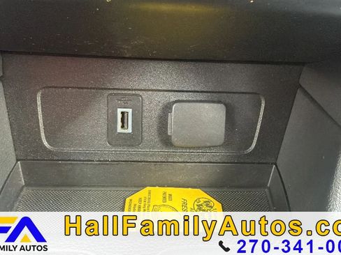 Used 2017 Ford Escape SE FWD image 23