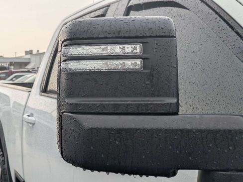 Used 2022 GMC Sierra 2500 AT4 w/ AT4 Premium Plus Package AWD/4WD image 11