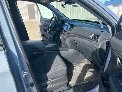 Used 2025 Honda Ridgeline Sport+ image 17