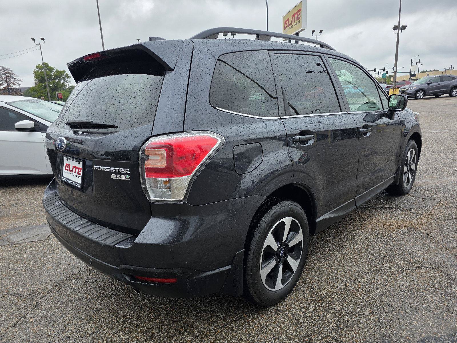 Used 2017 Subaru Forester 2.5i Limited AWD/4WD image 5