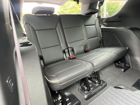 Used 2025 Chevrolet Tahoe Premier AWD/4WD image 25
