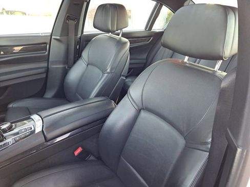 Used 2014 BMW 750Li xDrive image 5