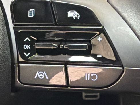 New 2026 Hyundai Elantra SEL Sport FWD image 19