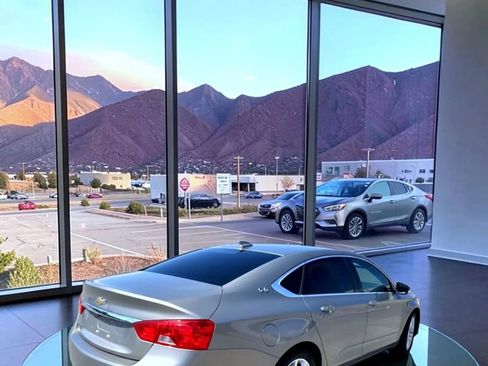 Used 2019 Chevrolet Impala LT FWD image 7