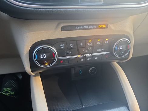 Used 2020 Ford Escape Titanium AWD/4WD image 24