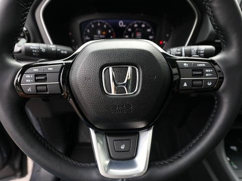 Used 2025 Honda Pilot Elite image 16