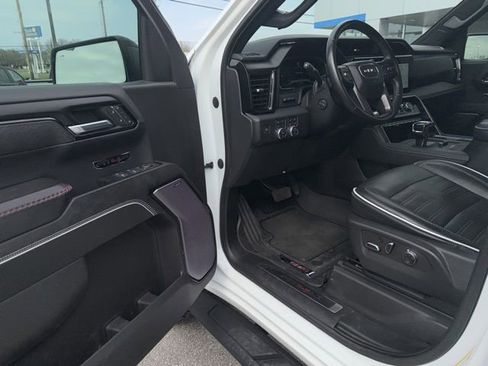 Used 2023 GMC Sierra 1500 AT4X image 38