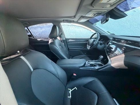 Used 2019 Toyota Camry XSE image 13