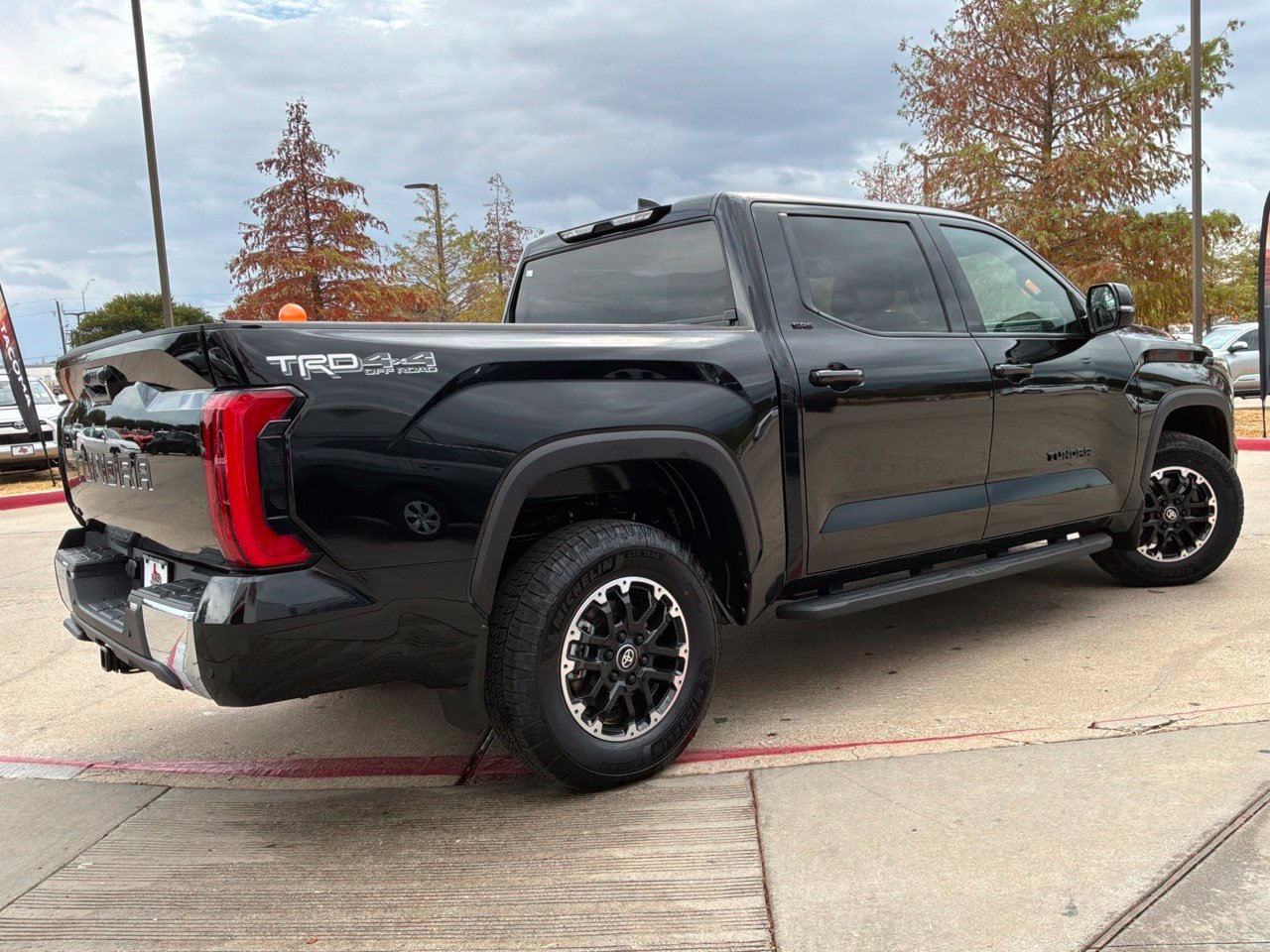 Used 2026 Toyota Tundra SR5 w/ TRD Off-Road Package AWD/4WD image 6