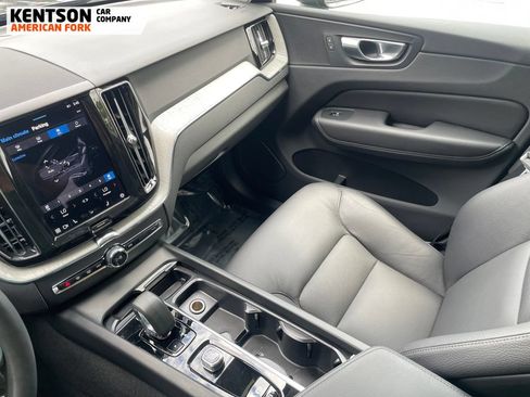 Used 2025 Volvo XC60 B5 Plus AWD/4WD image 26