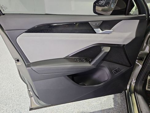 New 2026 Volkswagen Tiguan SE R-Line FWD image 16