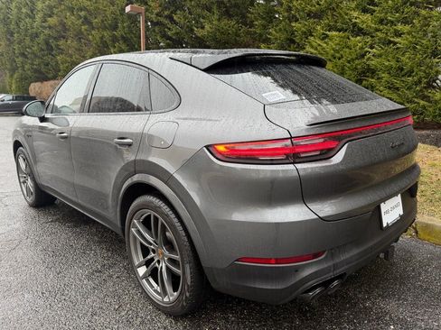 Used 2022 Porsche Cayenne E-Hybrid Coupe image 3