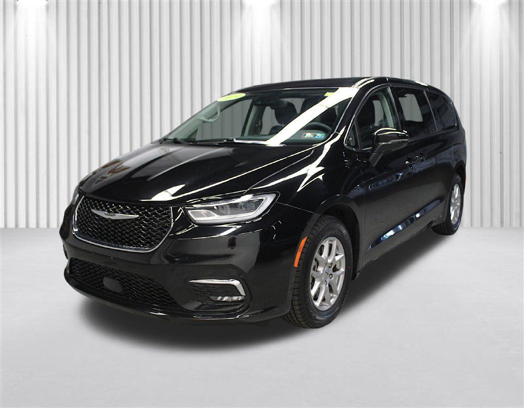 Certified 2024 Chrysler Pacifica Touring-L FWD image 8