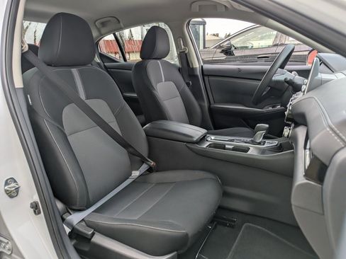 Used 2024 Nissan Sentra SV image 31