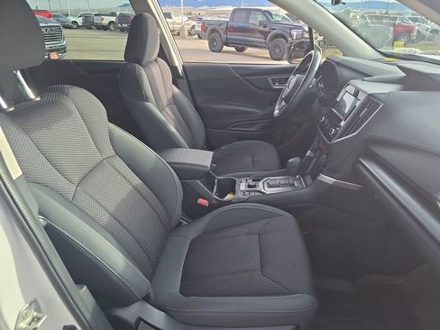 Used 2021 Subaru Forester Premium image 9