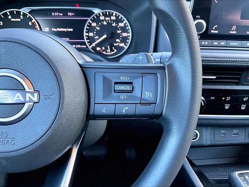 Certified 2022 Nissan Rogue S image 22