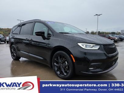 Used 2026 Chrysler Pacifica Select w/ S Appearance Package
