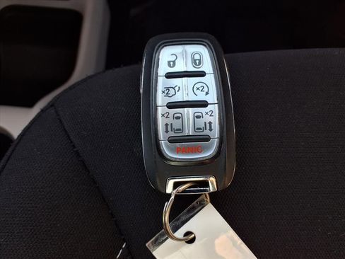 Used 2024 Chrysler Voyager LX image 10