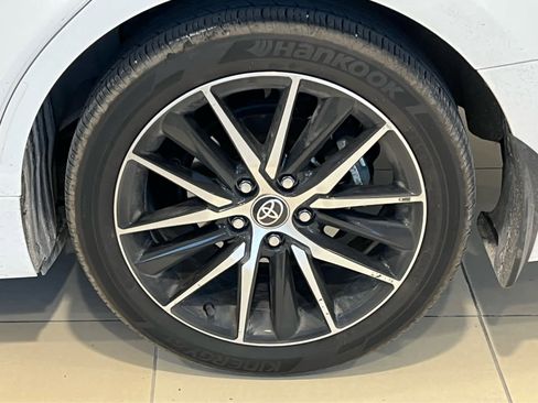 Used 2023 Toyota Camry SE image 4