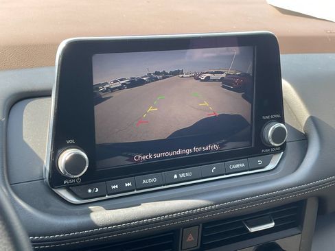 Used 2023 Nissan Rogue S FWD image 21