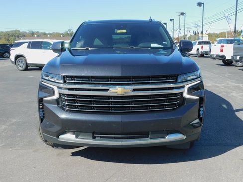 Used 2023 Chevrolet Suburban LT image 7