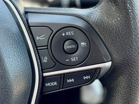 Used 2021 Toyota Camry LE w/ Carpet Mat Package (TMS) FWD image 15