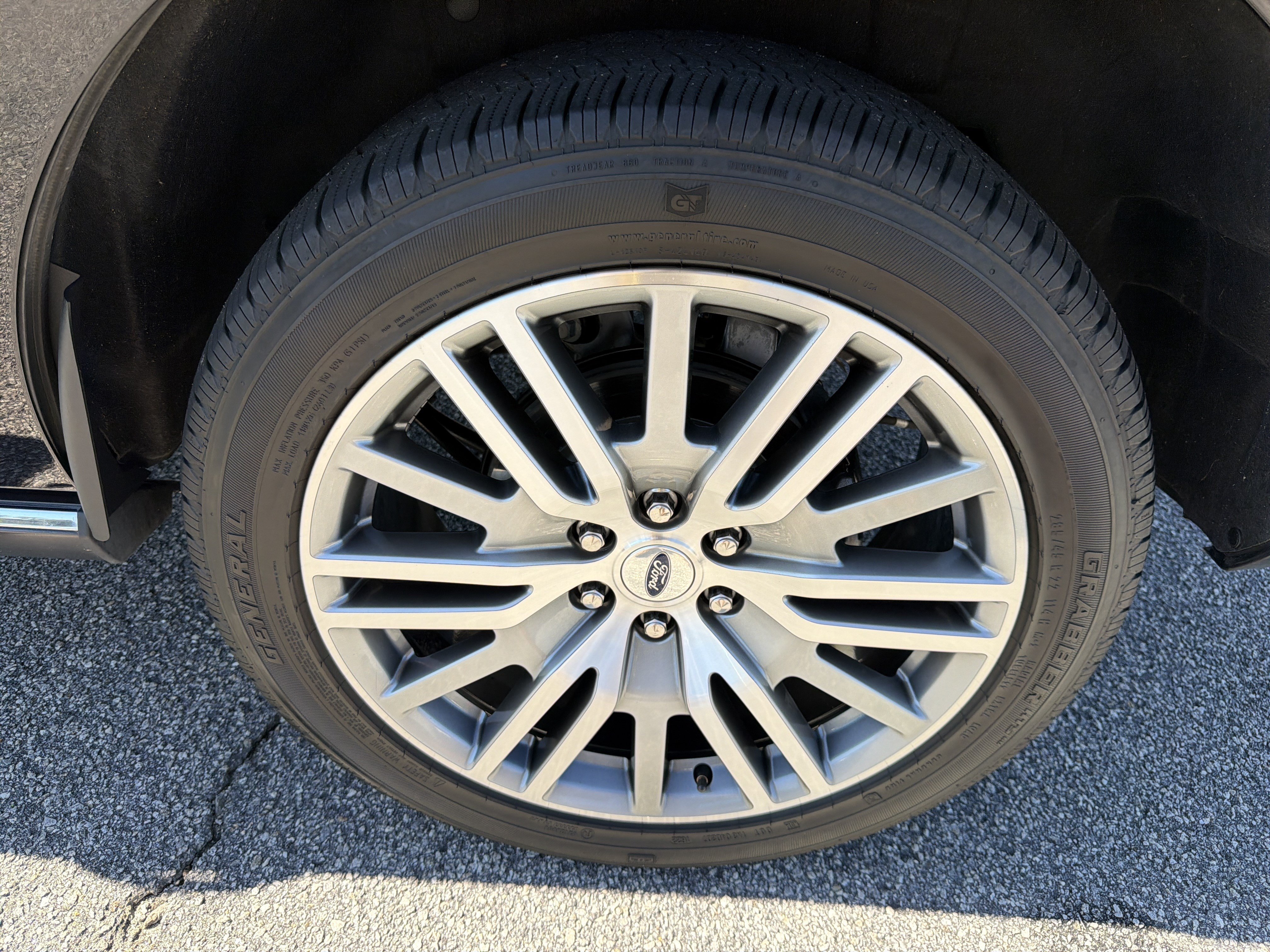 Used 2022 Ford Expedition Limited RWD image 28