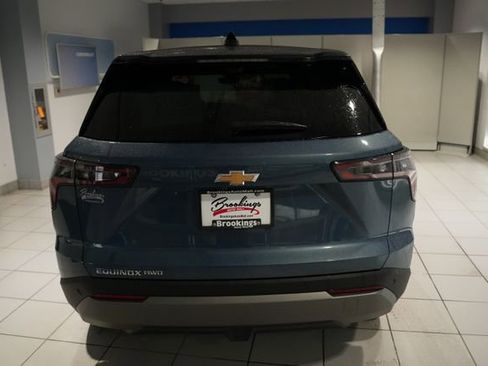 New 2026 Chevrolet Equinox LT w/ Convenience Package II AWD/4WD image 8