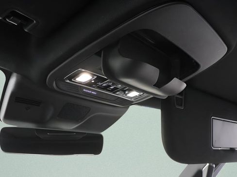 Used 2025 Lincoln Navigator Reserve AWD/4WD image 19