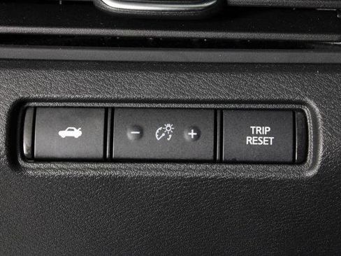 Certified 2020 Nissan Altima 2.5 SR w/ Premium Package image 20