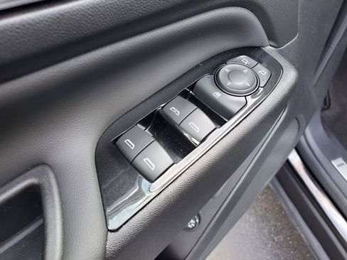 Certified 2023 Chevrolet Equinox Premier image 19