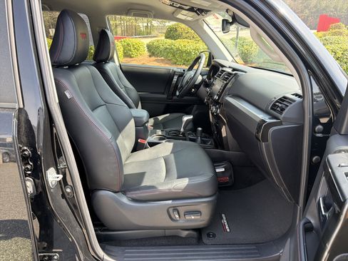 Certified 2024 Toyota 4Runner TRD Off-Road Premium image 25