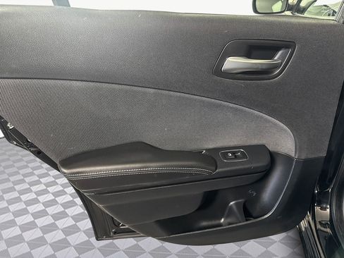 Used 2018 Dodge Charger SXT w/ Blacktop Package image 24
