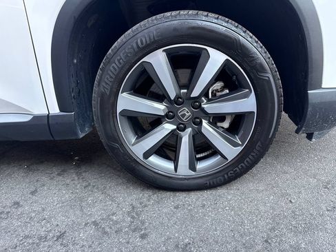 Used 2024 Honda Pilot Touring image 2