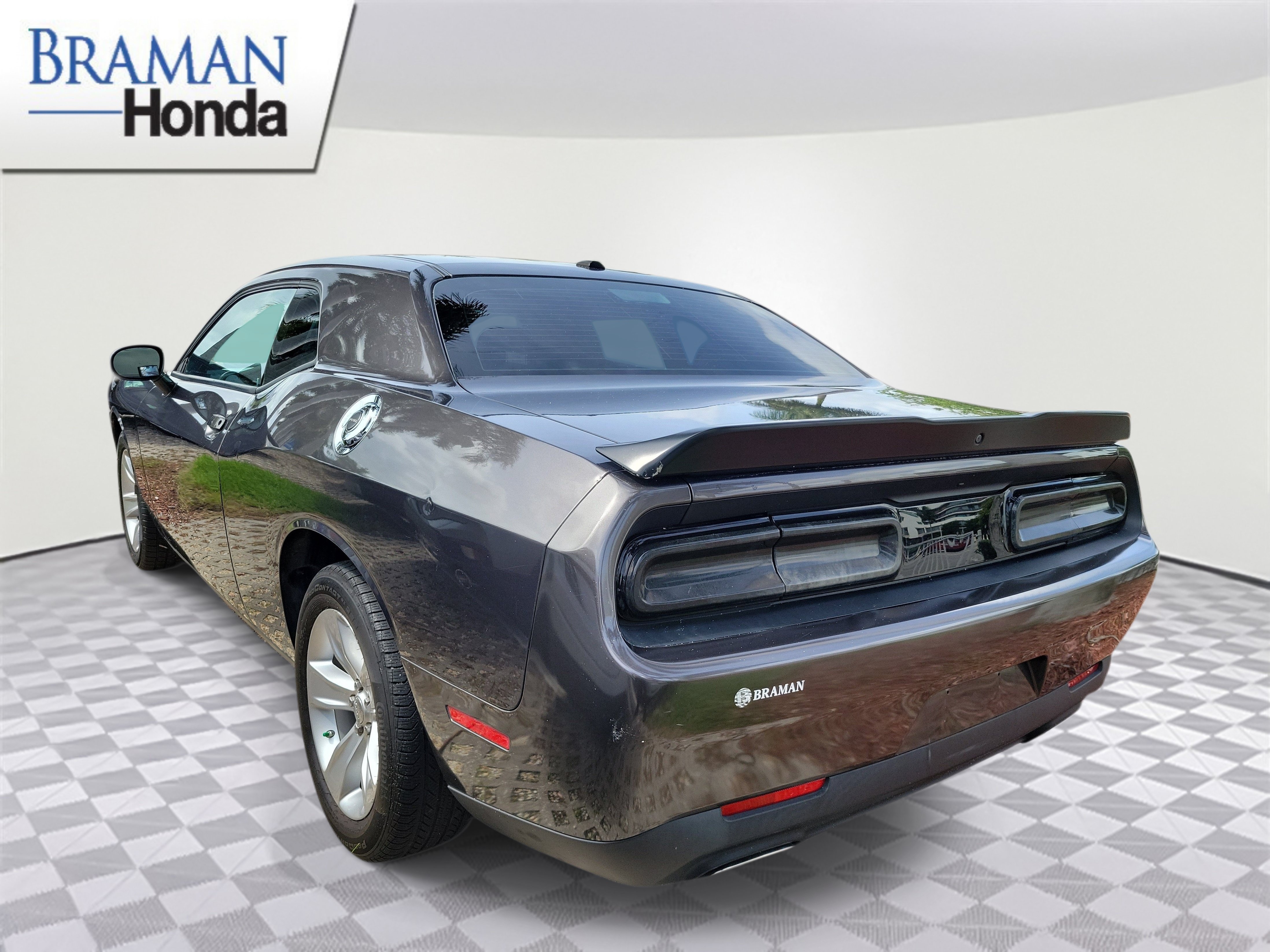 Used 2023 Dodge Challenger SXT RWD image 4
