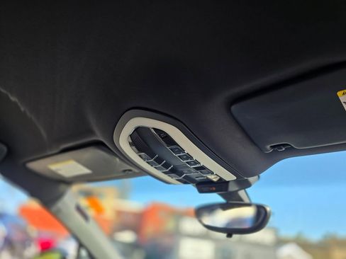 Used 2016 Porsche Macan S image 12