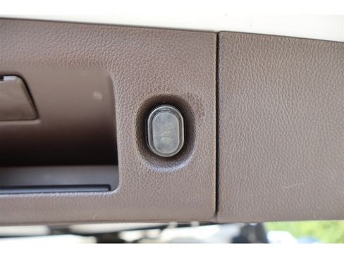 Used 2015 Chevrolet Tahoe LTZ RWD image 5