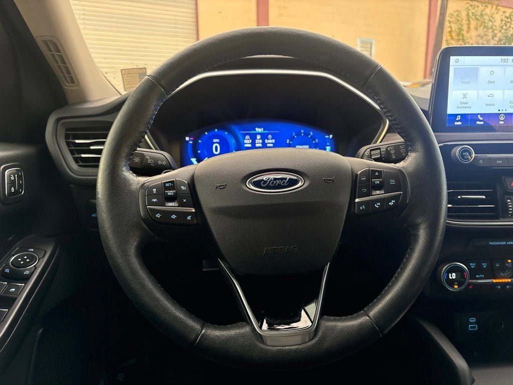Used 2020 Ford Escape Titanium w/ Titanium Premium Package 2.0 AWD/4WD image 24